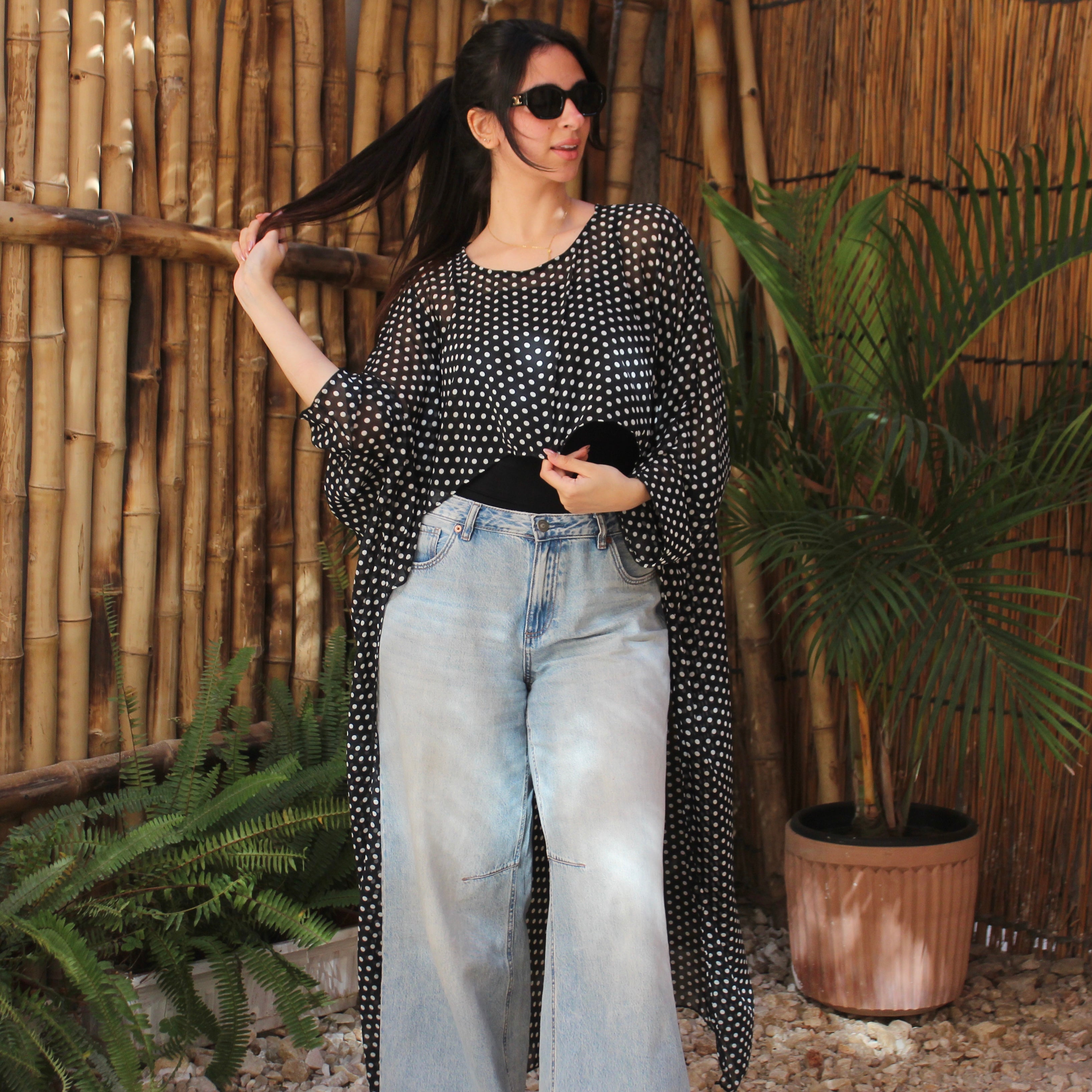 Polka dots cape ( black & white)
