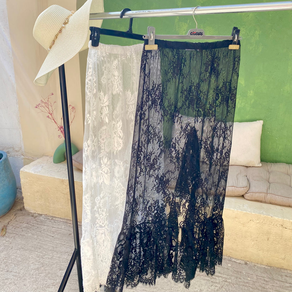 Lace skirt (black & white)