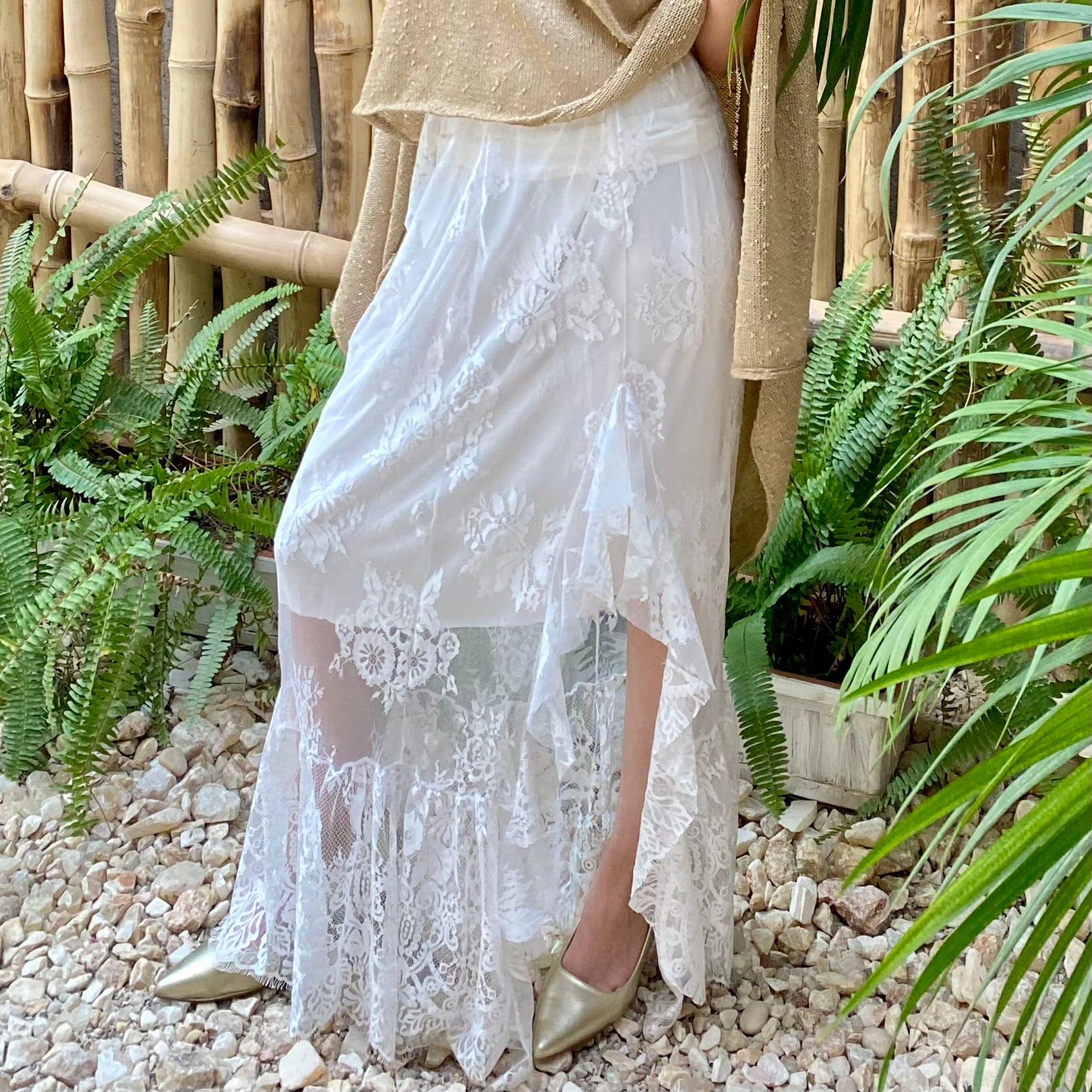 Lace skirt (black & white)