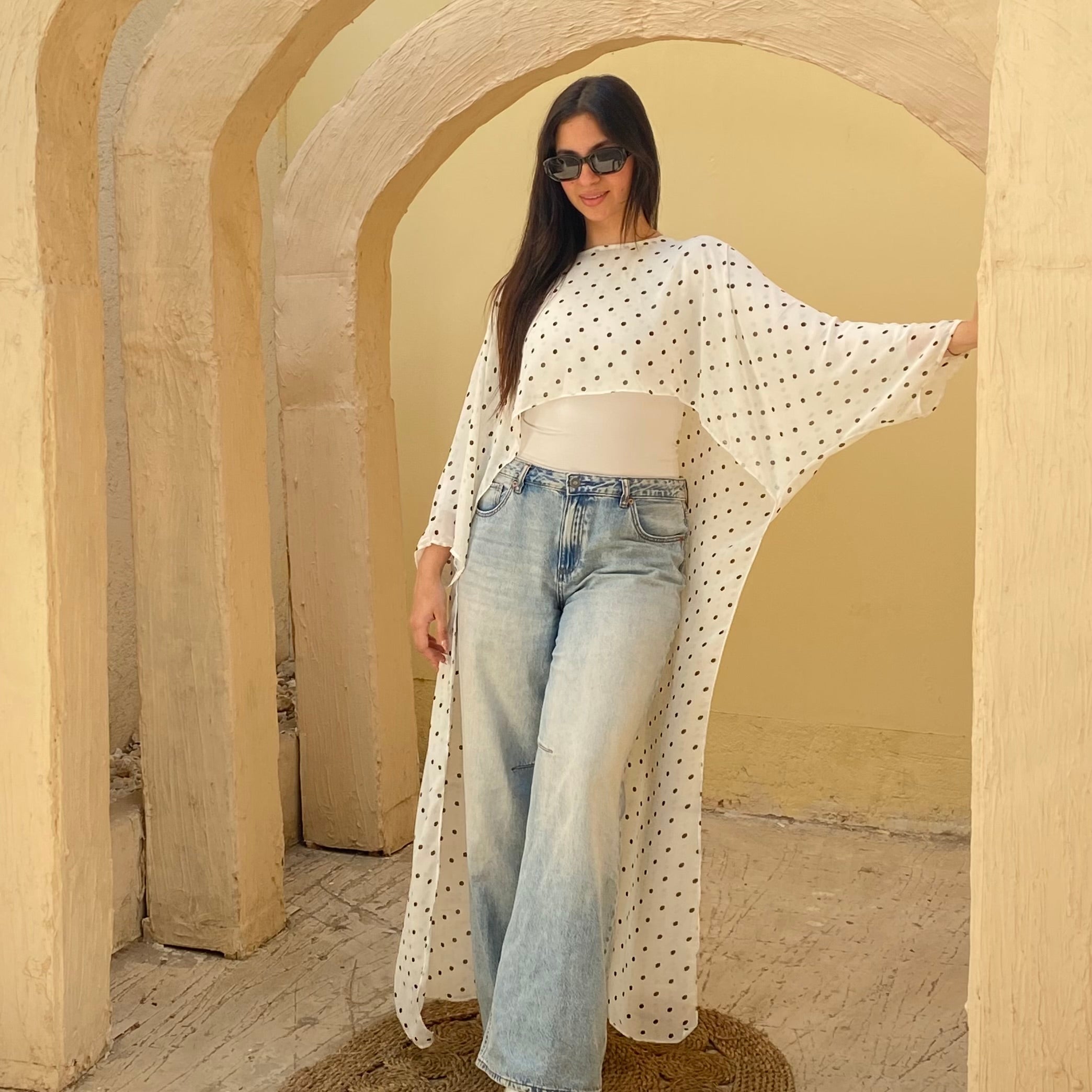 Polka dots cape ( black & white)