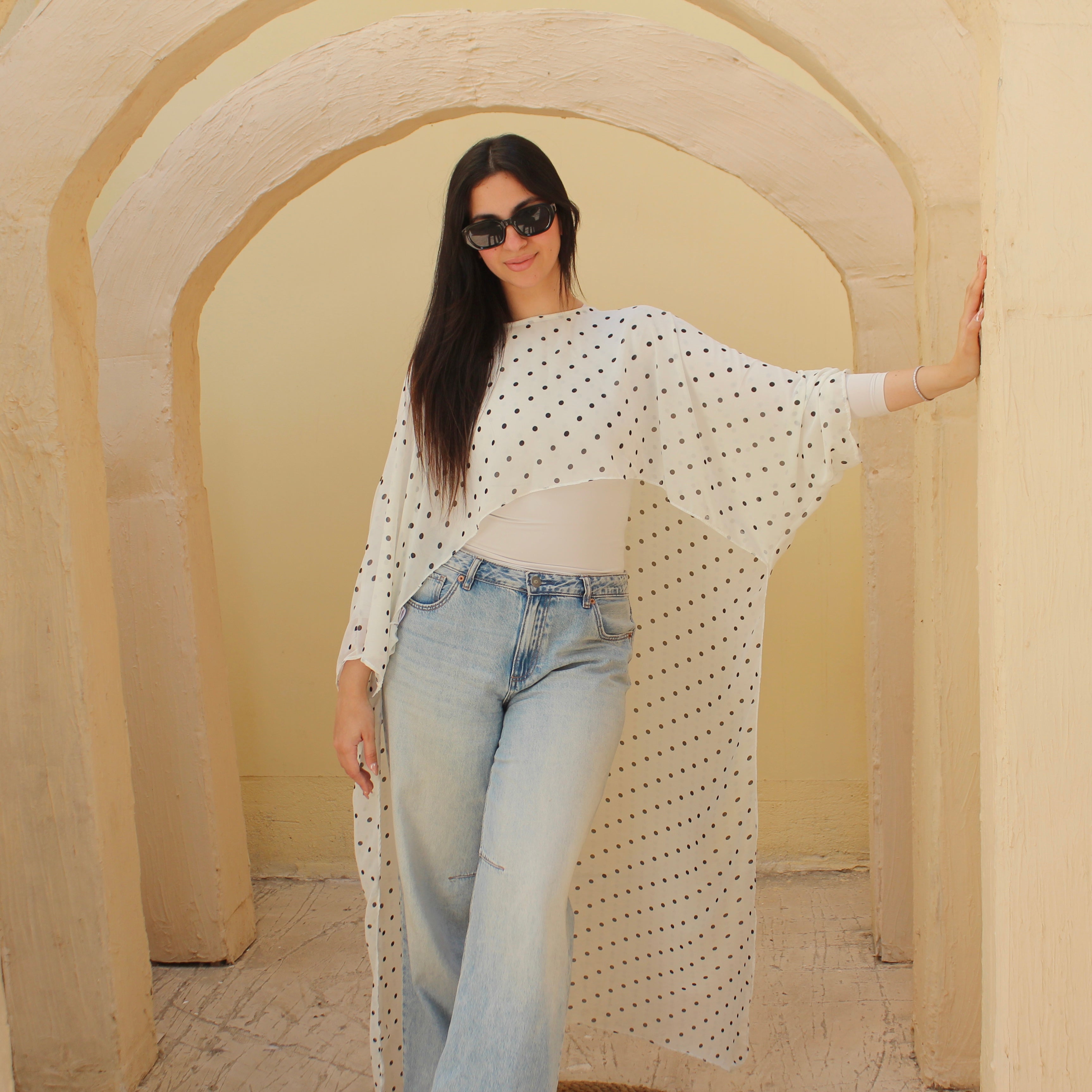 Polka dots cape ( black & white)
